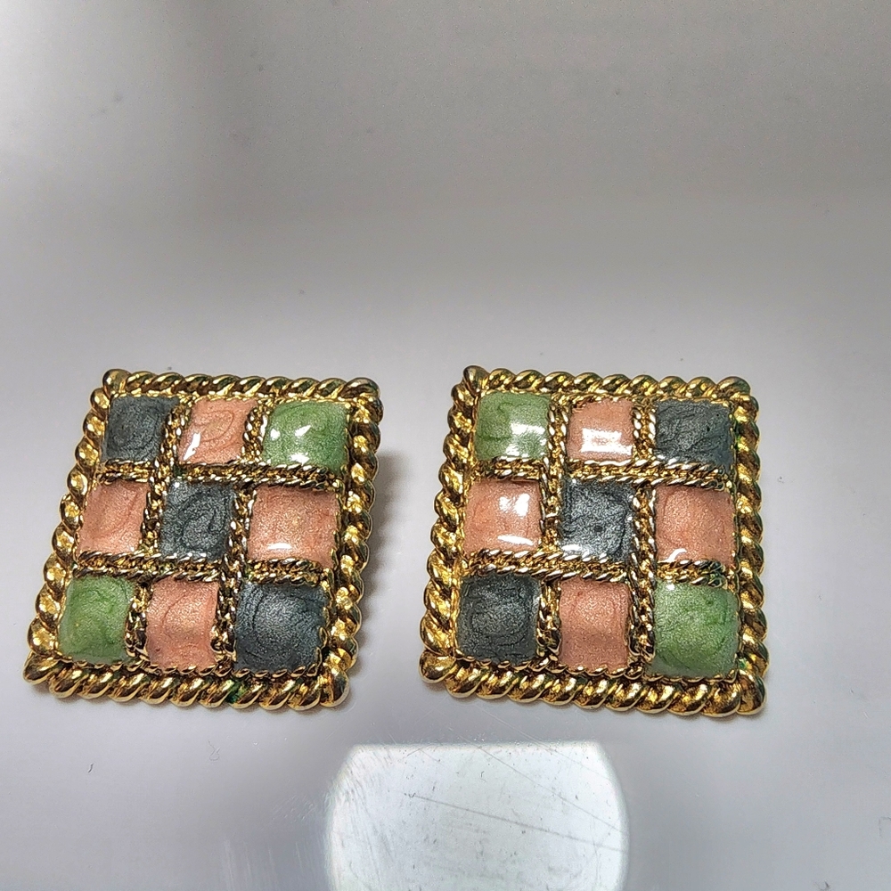 Vintage Clip-on Earrings Mosaic Tiled Gold tone on Metal c. 1980s